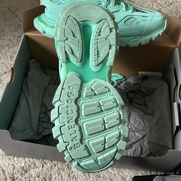 Authentic Balenciaga track sneaker size 12. - Picture 6 of 8
